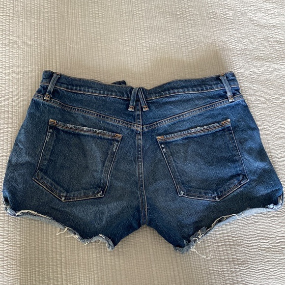 Good American Good 90s shorts - Picture 2 of 3